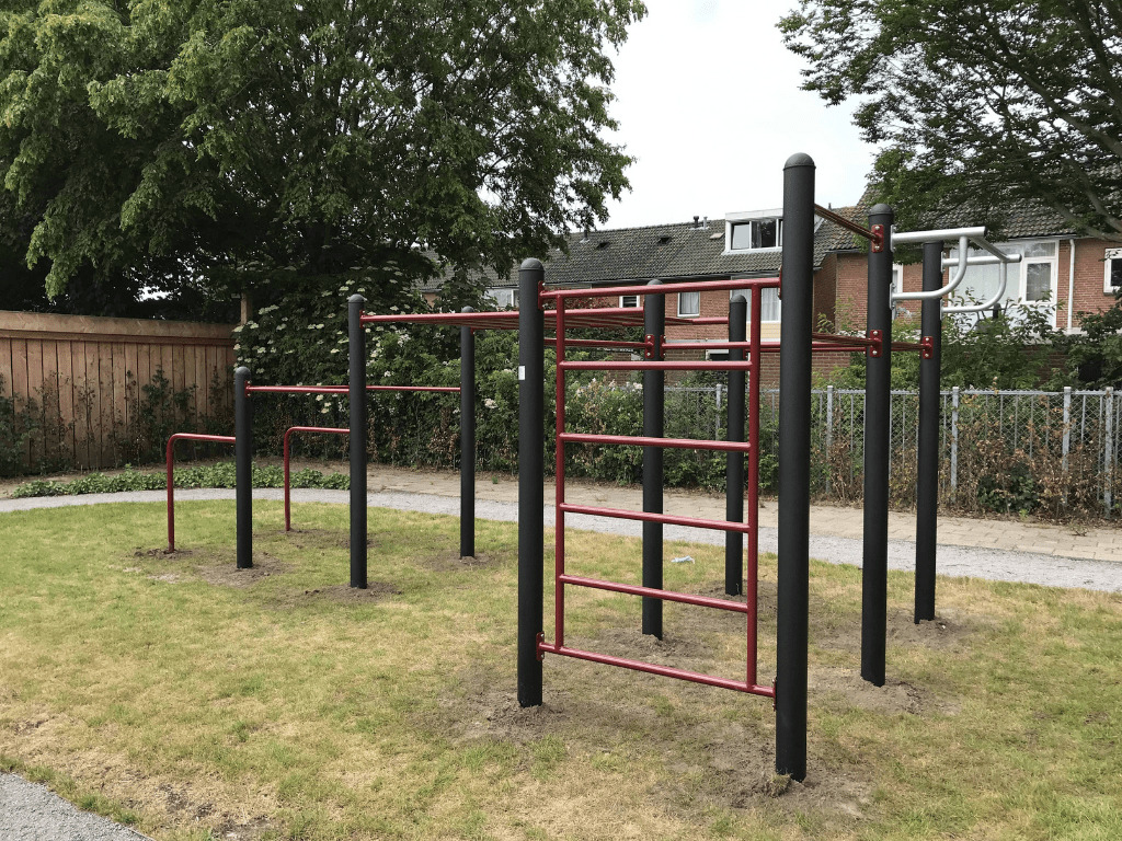 Calisthenics sporttoestel bij Fysiotherapie Heusdenhout Breda
