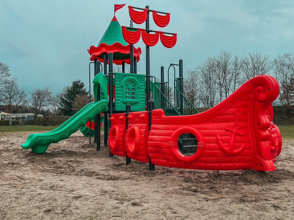 Piratenschip voor recreatiepark De Achterste Hoef in Bladel