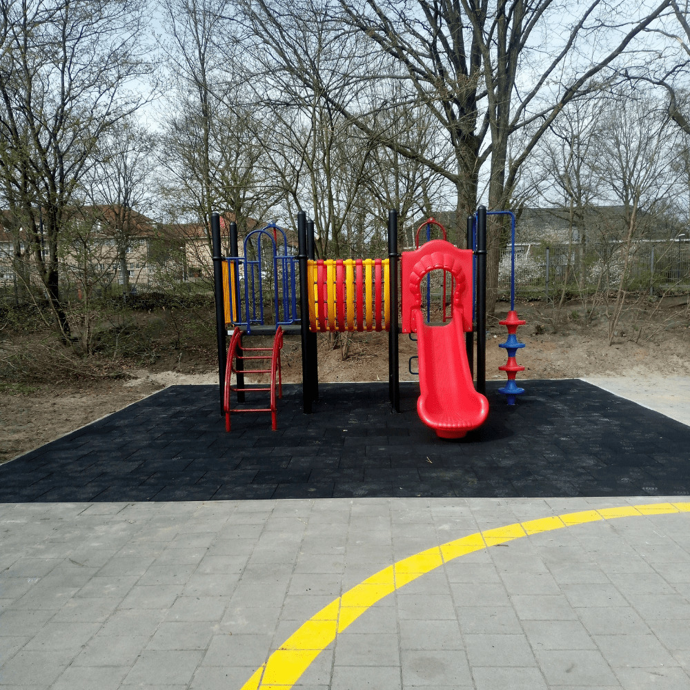 OBS Spitsbergen kiest voor veelzijdig metalen speeltoestel