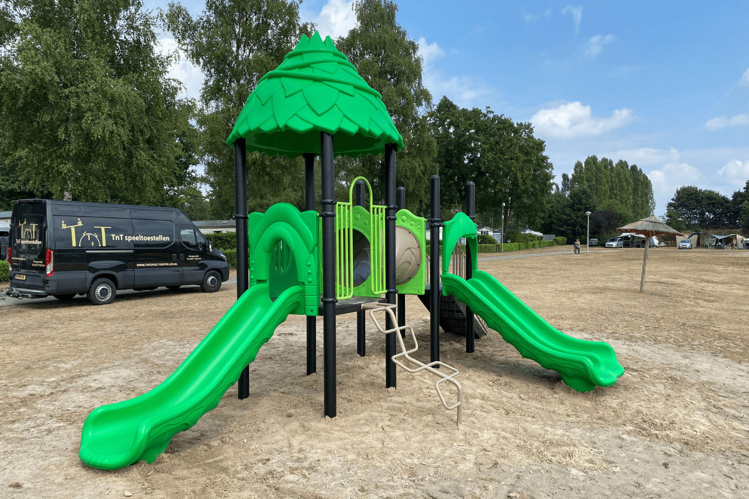 Nieuw speeltoestel op strand van camping De Achterste Hoef