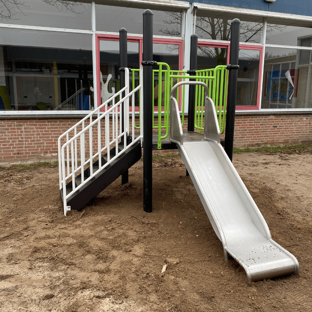 Nieuwe glijbaan voor kinderdagverblijf Abeltje in Nijmegen
