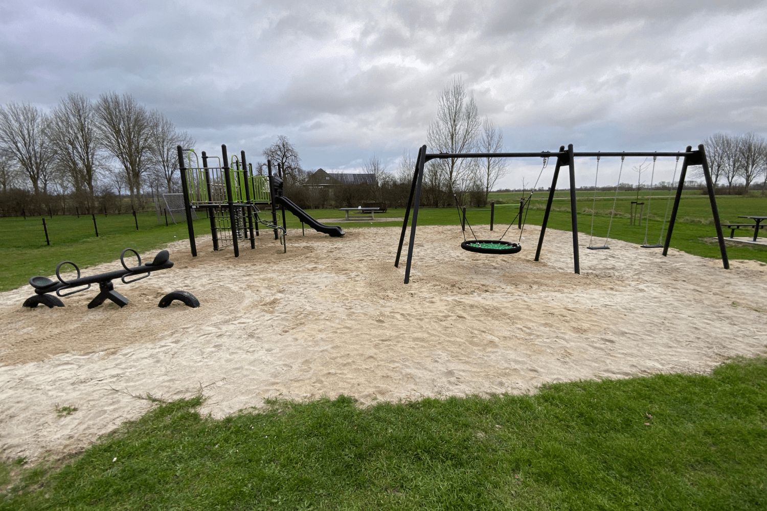 Speeltoestellen voor schoolplein en speeltuin